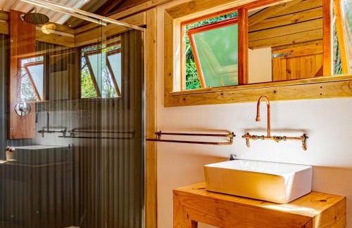 Drakenstein Chalet De Esquí | AfriCamps at Doolhof Wine Estate