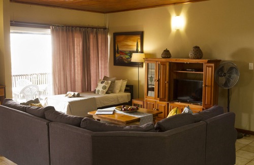 Elgin Cabina | African Spirit Game Lodge