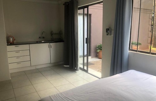 Kempton Park Casa | Africaren Budget Stay