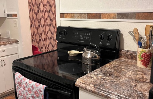 Kellogg Casa | Aged like fine wine - charming home close to Silver - your home away from home