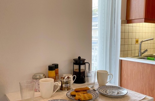 Ampelokipoi Apartamento | Ageliki's Athens Centre 2BDRM & Parking