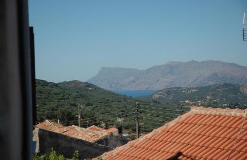 Tsourouniana Casa | AGGELIKI'S traditional country cottage