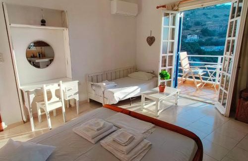 Ioulida Apartamento | Aggelos & Melina studios - Enjoy sunset from Melina