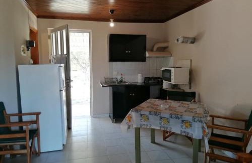 Neromilos Apartamento | Agia Marina Studios, B