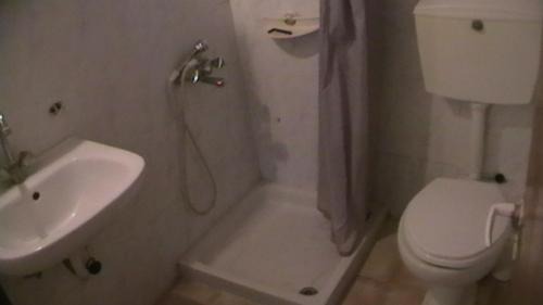 Neromilos Apartamento | Agia Marina Studios, B