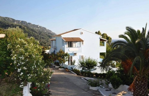 Agios Georgios Pagon Apartamento | Agios Georgios - 2 Beds - Sleeps 5 - Free Parking