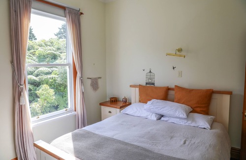 Horokiwi Otro | Agnes House ~ Executive Rural Retreat in the city
