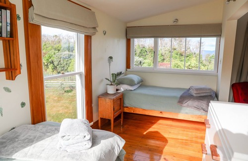 Horokiwi Otro | Agnes House ~ Executive Rural Retreat in the city