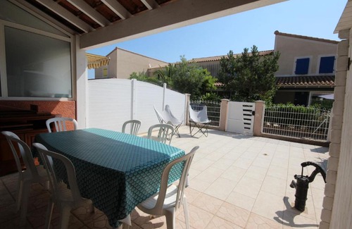 Portiragnes-Plage Villa | Agréable Maison de vacances climatisee, 2 chambres pour 5 couchages, Résidence securisee avec piscine commune LE CLOS DE SOCORRO, 800m de la plage Portiragnes plage LRCS95
