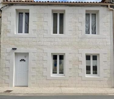 Saujon Apartamento | Agréable maison de ville
