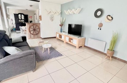 Wattrelos Casa | Agréable maison de ville cosy de 122m² + extérieur