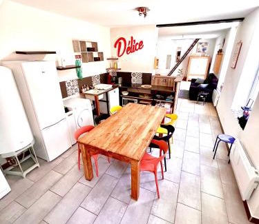 Wattrelos Casa | Agréable maison de ville cosy de 122m² + extérieur