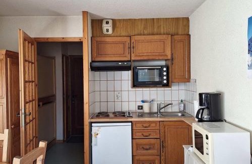 Chamonix City Centre Apartamento | Agréable studio avec balcon proche des pistes à Chamonix, parking inclus - FR-1-517-52