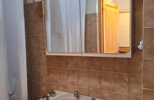 Chamonix City Centre Apartamento | Agréable studio avec balcon proche des pistes à Chamonix, parking inclus - FR-1-517-52