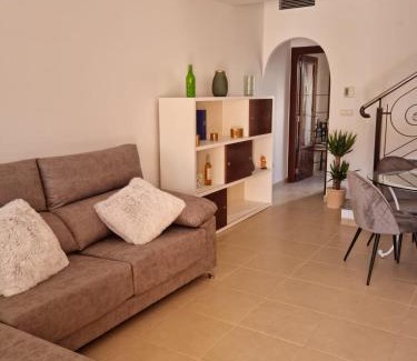 Quesada Casa | AGRADABLE ADOSADO CON PISCINA