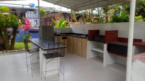 Rivera Casa | Agradable casa de Campo con Piscina en el Guadual Rivera