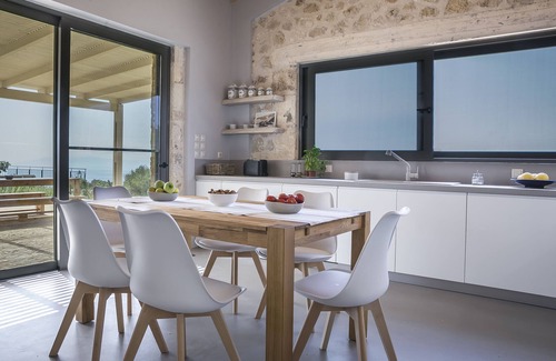 Pesada Villa | Villa Agriasparengia: villa espléndida con vistas a la piscina, al mar ya la montaña, calma absoluta