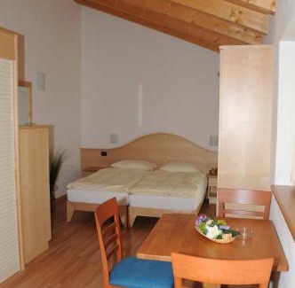 Martignano Cama Y Desayuno | Agritur alla Veduta