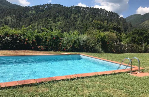 Pieve di Compito Casa | Agriturismo Alle Camelie