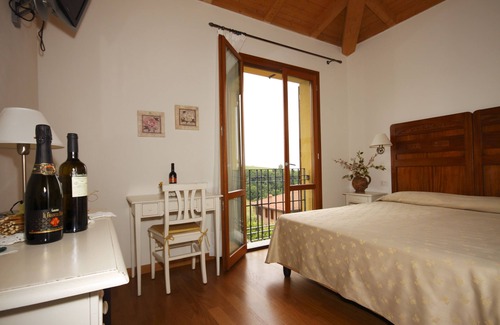 Zola Predosa Otro | Agriturismo Borgo delle Vigne
