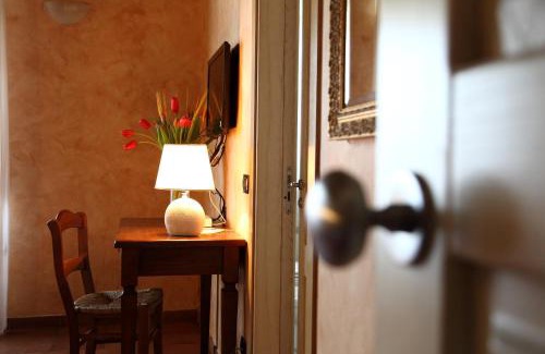 Torre di Ruggiero Casa | Agriturismo Creta Rossa
