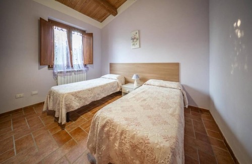 Bolsena Otro | Agriturismo L'Elce: Apartment with Pool View
