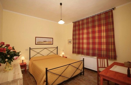 Semproniano Otro | doppiaB sala de granja La Meria