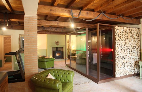 Amelia Otro | Agriturismo Tara
