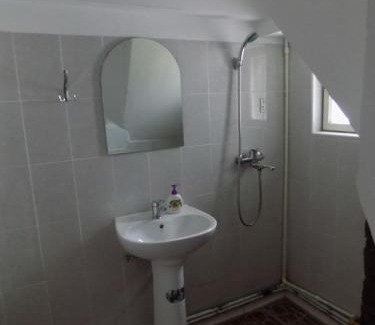 Tismana Casa | Agro-pensiunea "Plaiul Castanilor"