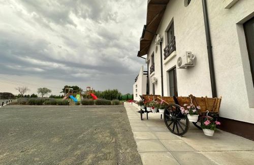 Frecatei Casa | Agropensiunea Livada lui Cezar și Rares