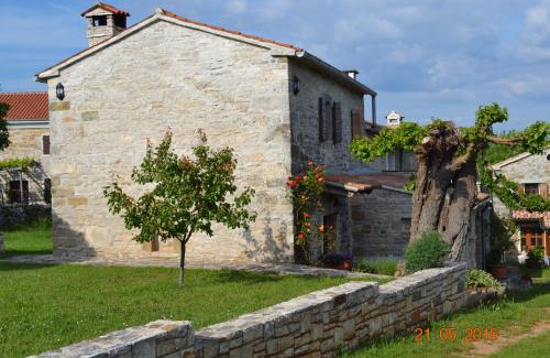 Zrenj Casa | Agroturizam Nežić