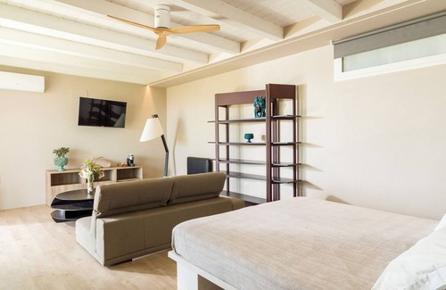 Noto Otro | Agua Green Resort