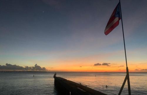 Borinquen Apartamento | Aguadilla Surfers Lair apt with AC Wifi 8 minute walk to Crashboat beach