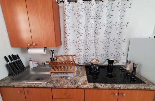 Borinquen Apartamento | Aguadilla Surfers Lair apt with AC Wifi 8 minute walk to Crashboat beach