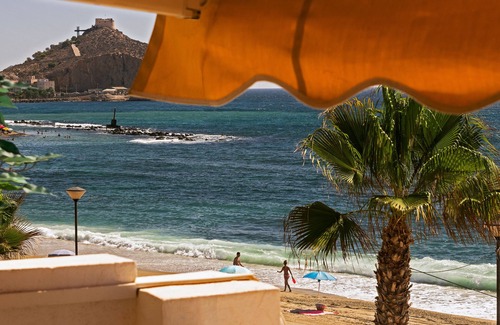 Aguilas Casa | AguilasBeachhouse-Casa-Playa-Mar-2 Terrazas-Aire-Parking-Castillo XVIII Wifi-1GB