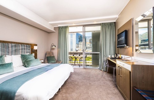 Victoria and Alfred Waterfront Hotel | aha Harbour Bridge Hotel & Suites