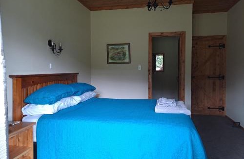 Totara Flat Cabina | Ahaura Lodge & Waterwheel Farm Stay