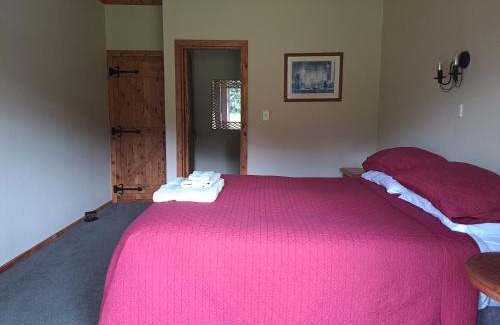 Totara Flat Cabina | Ahaura Lodge & Waterwheel Farm Stay
