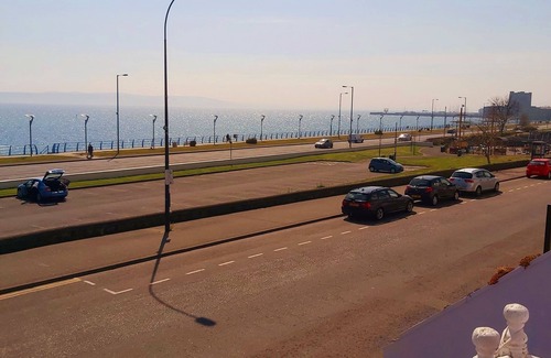 Carrickfergus Apartamento | Ahoy2 es un precioso apartamento de 15 minutos de Belfast, con vistas al mar. Wi-Fi gratis