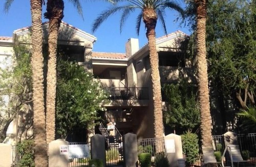 Portofino Condominio | Ahwatukee - 1 BR Condo, primer piso, vista a la piscina