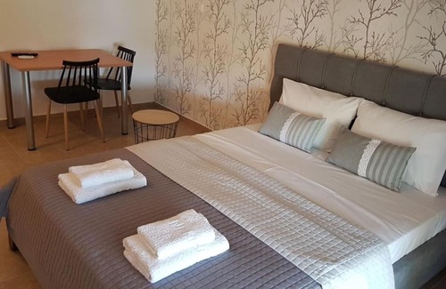 Sourpi Apartamento | Ai Nies Studio 3