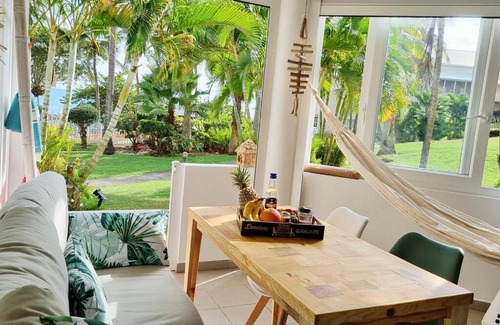 Pointe de la verdure Apartamento | "Aimé Gwada", appartement à 40m de la plage, Rez-de-jardin tropical