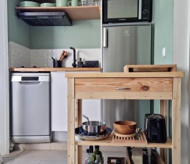 Pointe de la verdure Apartamento | "Aimé Gwada", appartement à 40m de la plage, Rez-de-jardin tropical
