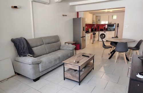 Aimargues Casa | AIMARGUES HOUSE 20 MN FROM THE SEA IDEAL FOR VACATIONS OR BUSINESS TRIPS