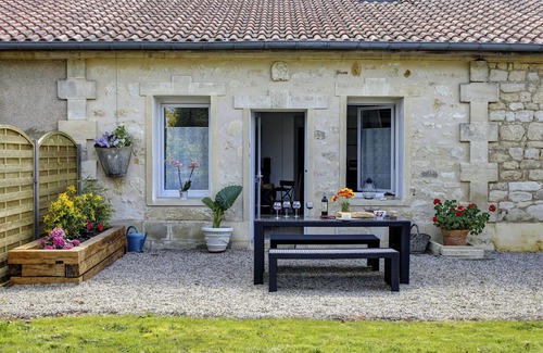 Les Artigues-de-Lussac Cabaña | Aimeluc casa de campo cerca de Saint Emilion