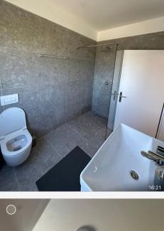 Rreshen Hotel | Air B&B Hotel