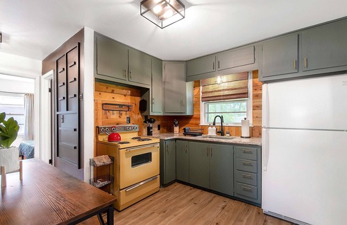 Wichita Casa | Air Capital Condo - King