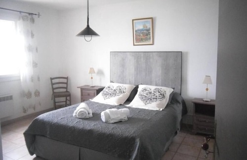Saintes-Maries-de-la-Mer Casa | Habitación con vista a los estanques.