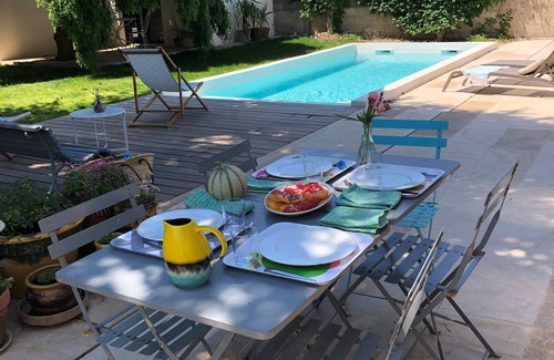Villeneuve-les-Avignon Casa | Air-conditioned house with pool and garden