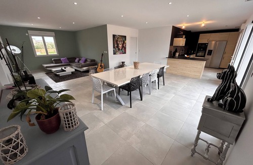 Rousson Casa | Air-conditioned villa with private pool